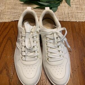 Vionic White Casual Sneakers